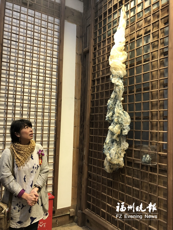 三坊七巷漆艺摄影展女人味十足　展览将持续一周