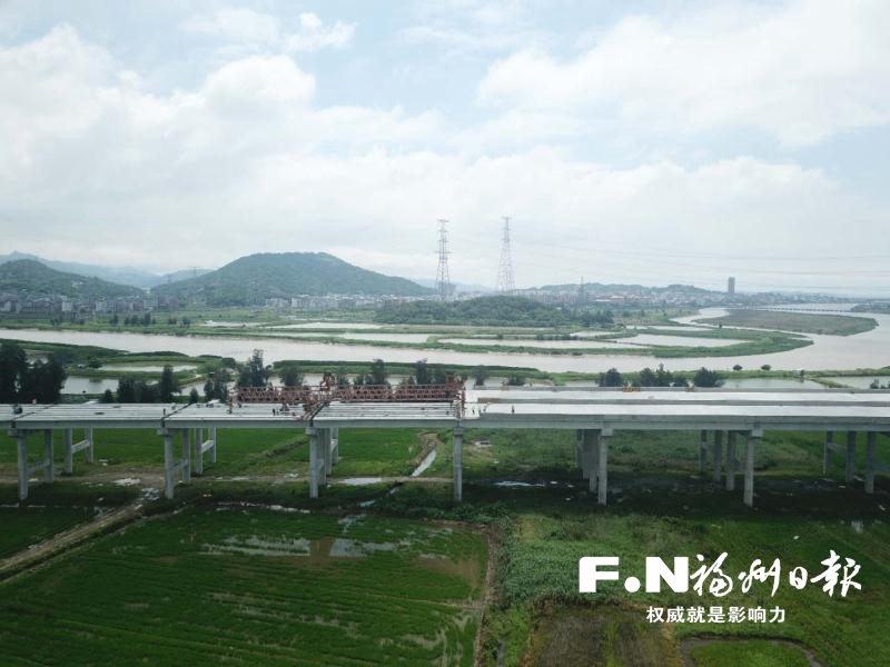 长福高速公路龙江特大桥右幅贯通 预计2020年建成