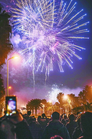 银花璀璨耀新春　2019海峡两岸春节焰火晚会昨举行